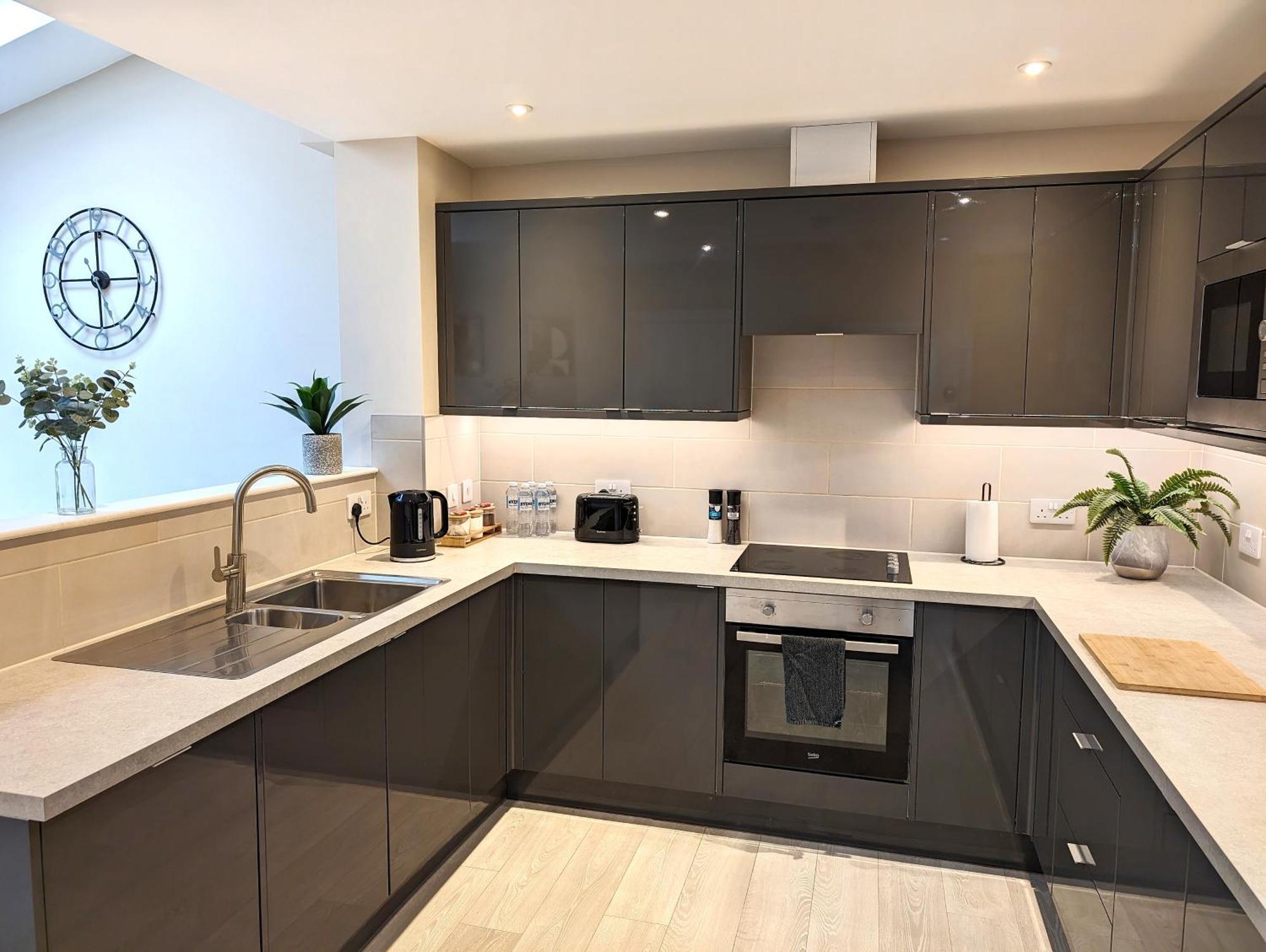 Central Cambridge, Charming 3-Bed House With Free Parking! Exterior photo
