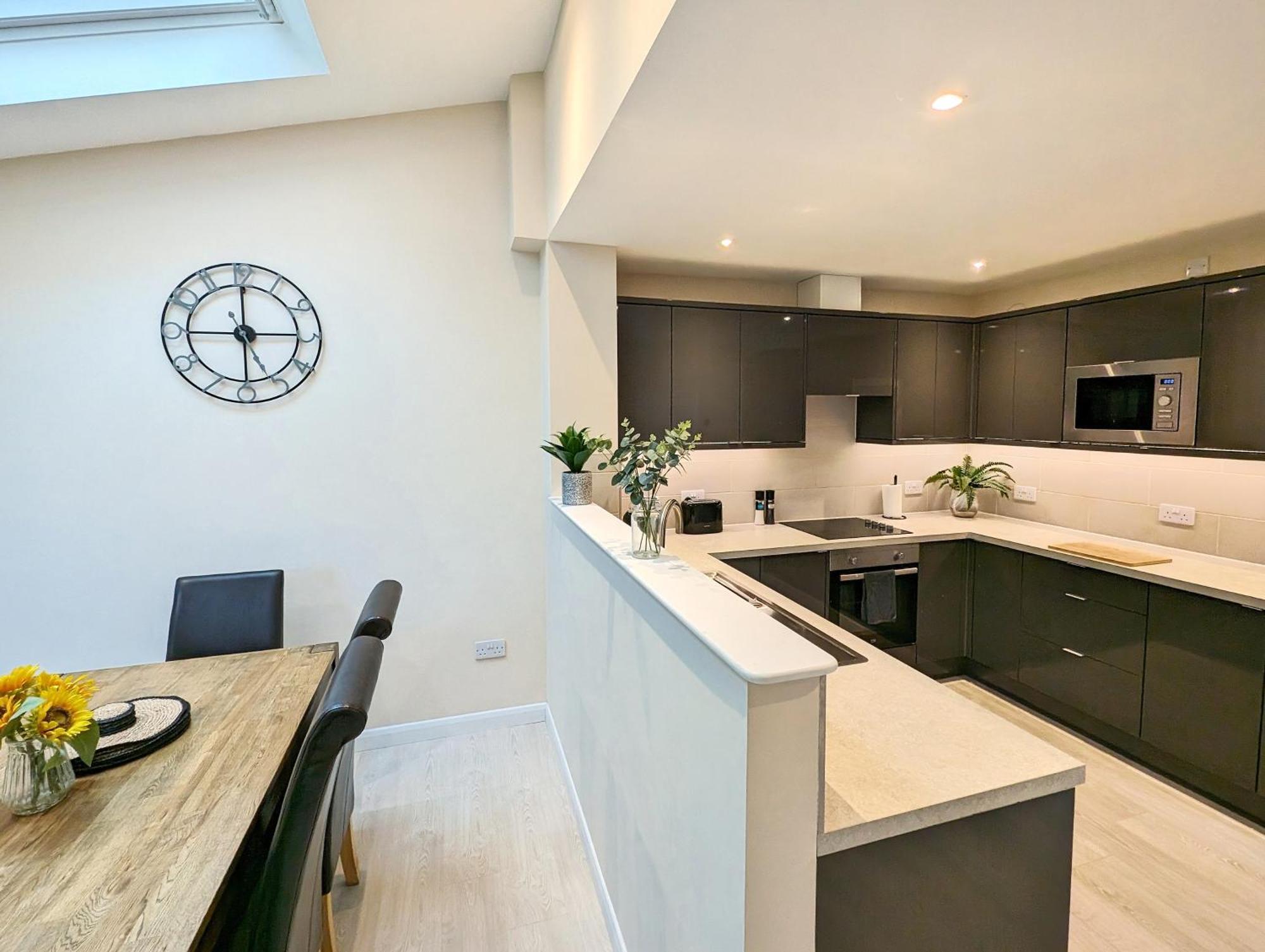 Central Cambridge, Charming 3-Bed House With Free Parking! Exterior photo
